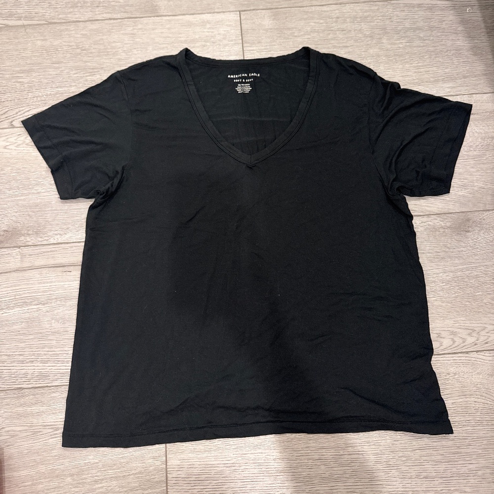 American Eagle t shirt
